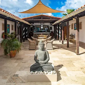 https://the-lodge-bed-breakfast.comcaribbean.com